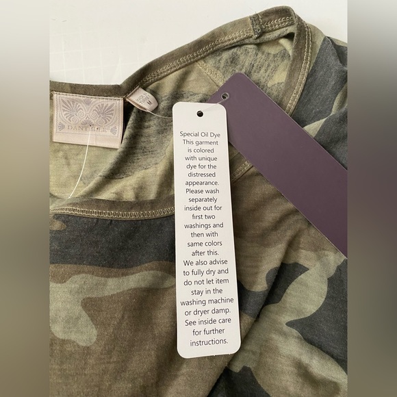 Dantelle Anthropologie Half Sleeve Camouflage Print Ruffle Bottom Top Size M - Picture 9 of 9